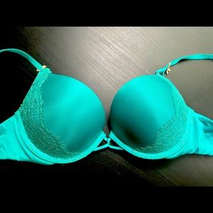 Victoria’s Secret Bombshell Plunge Bra